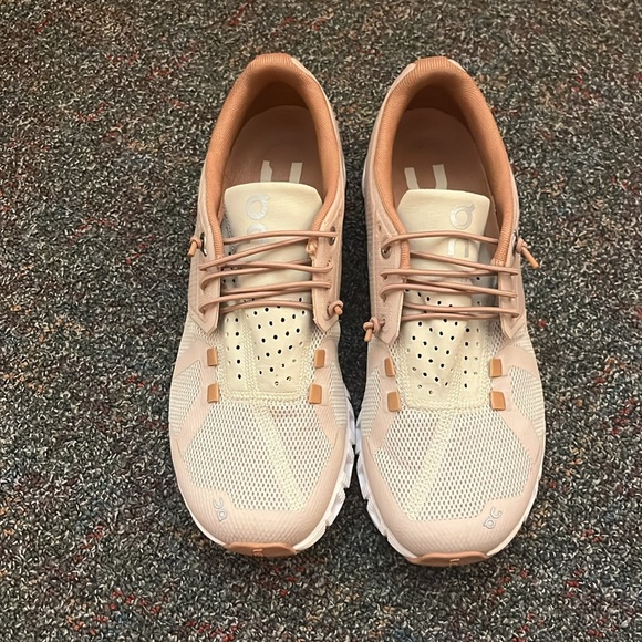 On clouds, Cloud 5, size 7 - Picture 2 of 5